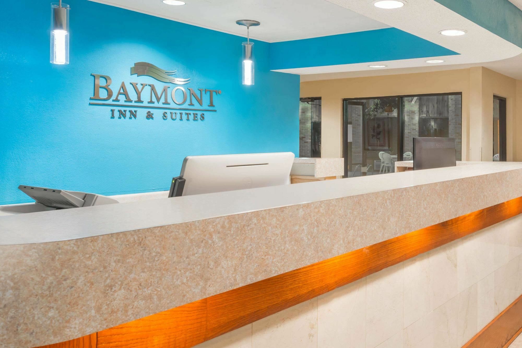 Baymont By Wyndham Warrenton Hotel Exterior photo